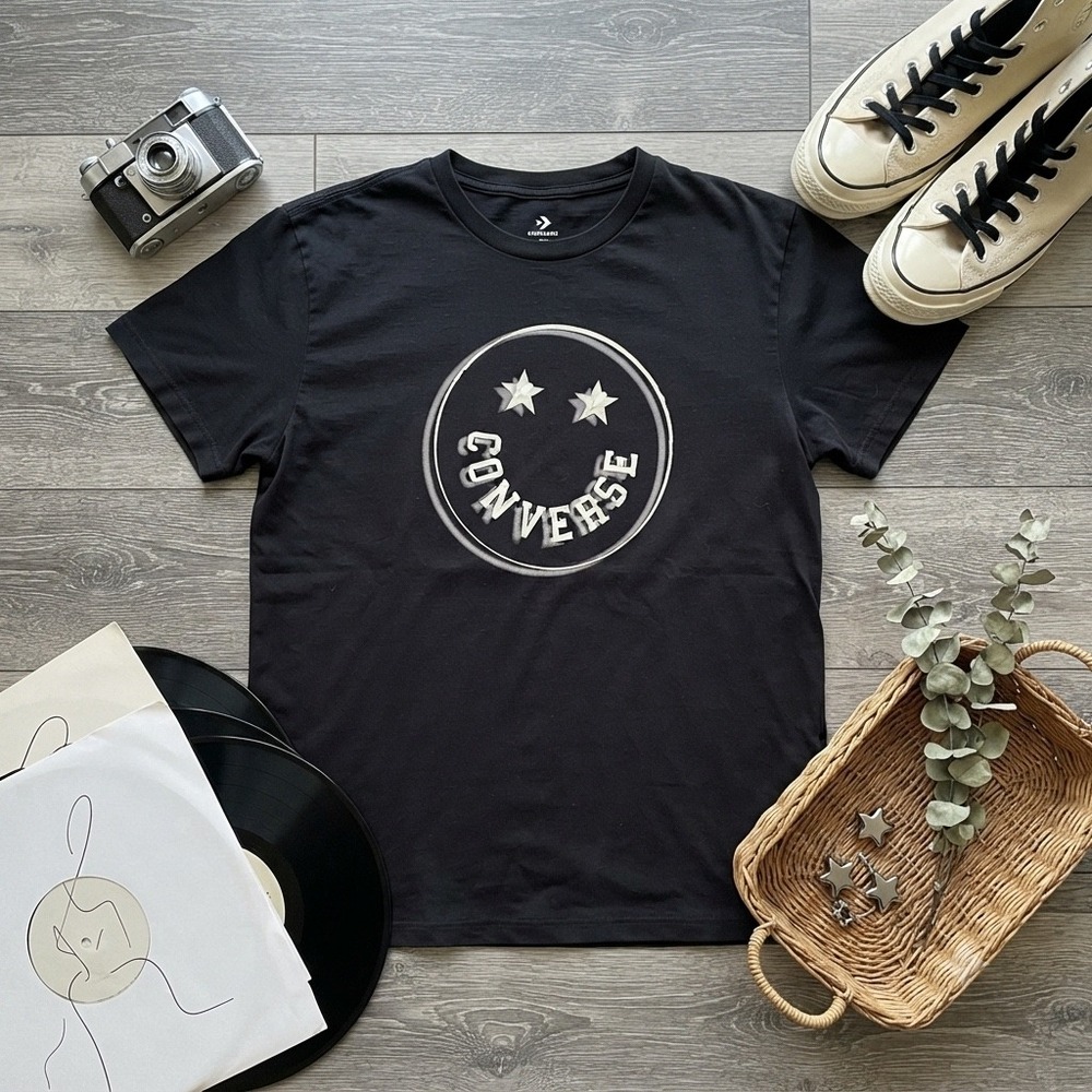 Converse Graphic Tee Black Smiley Face Star Eyes Short Sleeve Shirt Size M